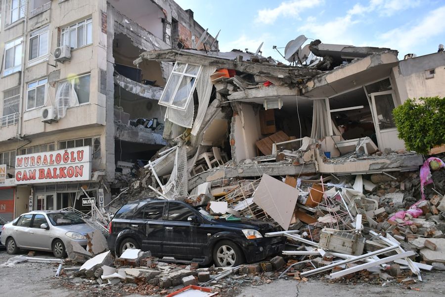 earthquake destruction